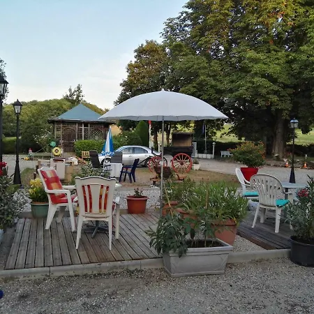 La Garde D'hotes Проживание в семье *